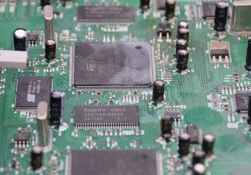 英飛凌代理商告訴你什么情況下需要芯片替代,有什么利與弊呢 英飛凌代理商告訴你什么情況下需要芯片替代,有什么利與弊呢